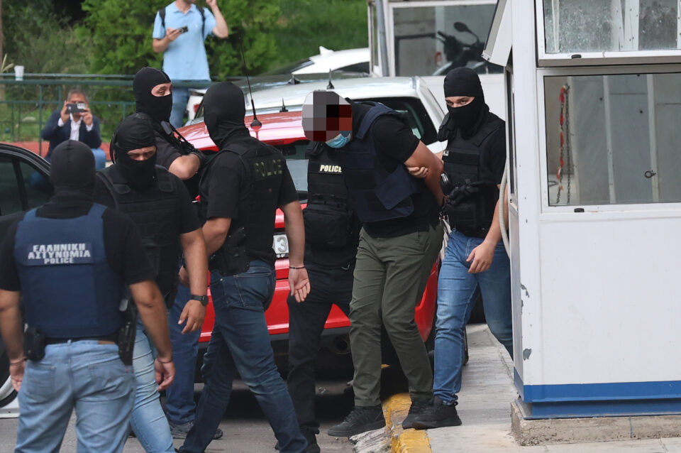 Marfin: Στην Ευελπίδων οι συλληφθέντες – Κατηγορούνται για ανθρωποκτονία από πρόθεση κατά συρροή-6