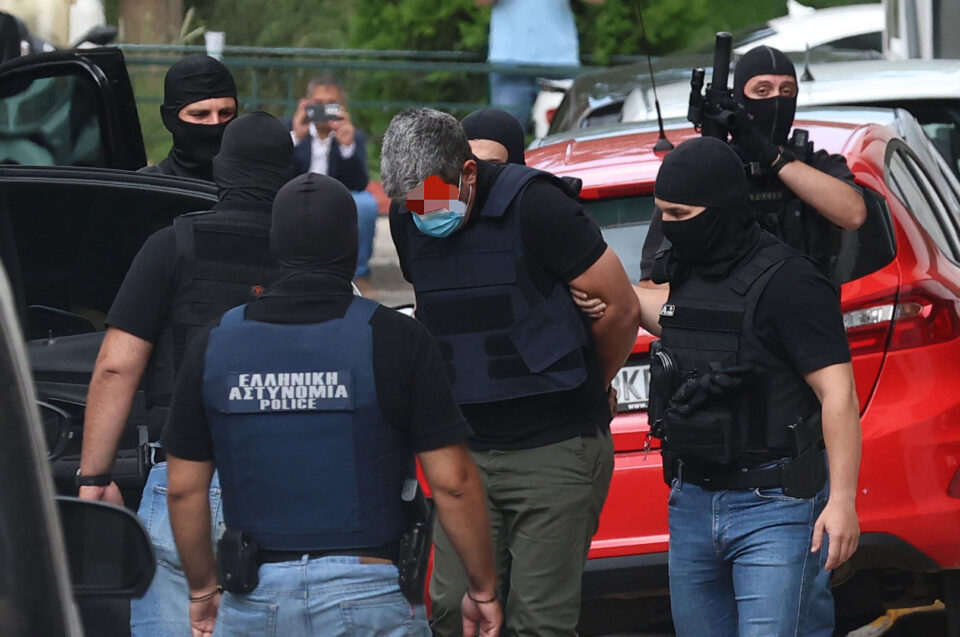 Marfin: Στην Ευελπίδων οι συλληφθέντες – Κατηγορούνται για ανθρωποκτονία από πρόθεση κατά συρροή-5