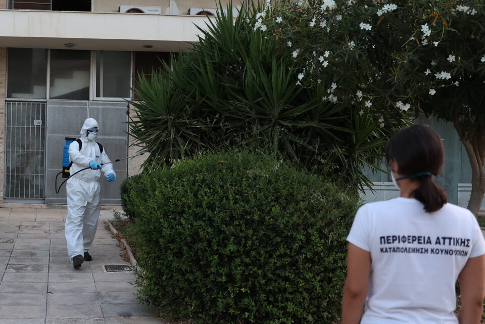 Ιός Δυτικού Νείλου: Κατεπείγοντες ψεκασμοί στον Δήμο Γλυφάδας-1