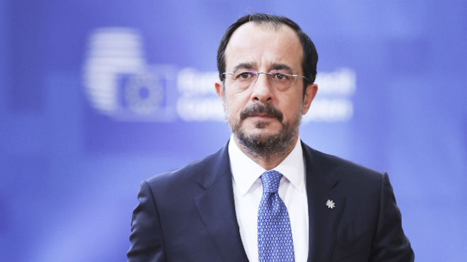 στην-αθήνα-με-το-κυπριακό-στη-βαλίτσα-564367225