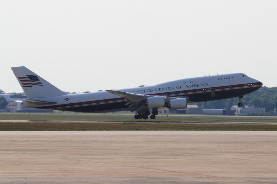 Air Force One: Εικόνες από το «ιπτάμενο παλάτι» του Ντόναλντ Τραμπ-1