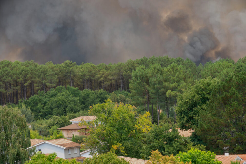 Εκτός ελέγχου τα πύρινα μέτωπα σε Ισπανία και Γαλλία-3