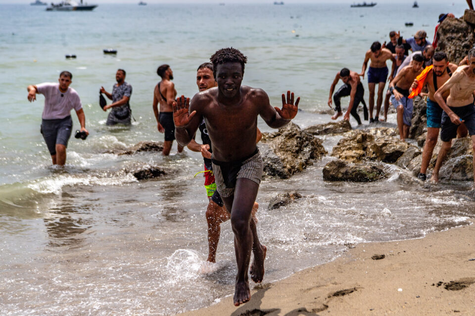 Ισπανία: Τι πυροδοτεί την κρίση της Θέουτα – Το χρονικό της έντασης και οι «πονοκέφαλοι» του Σάντσεθ-2
