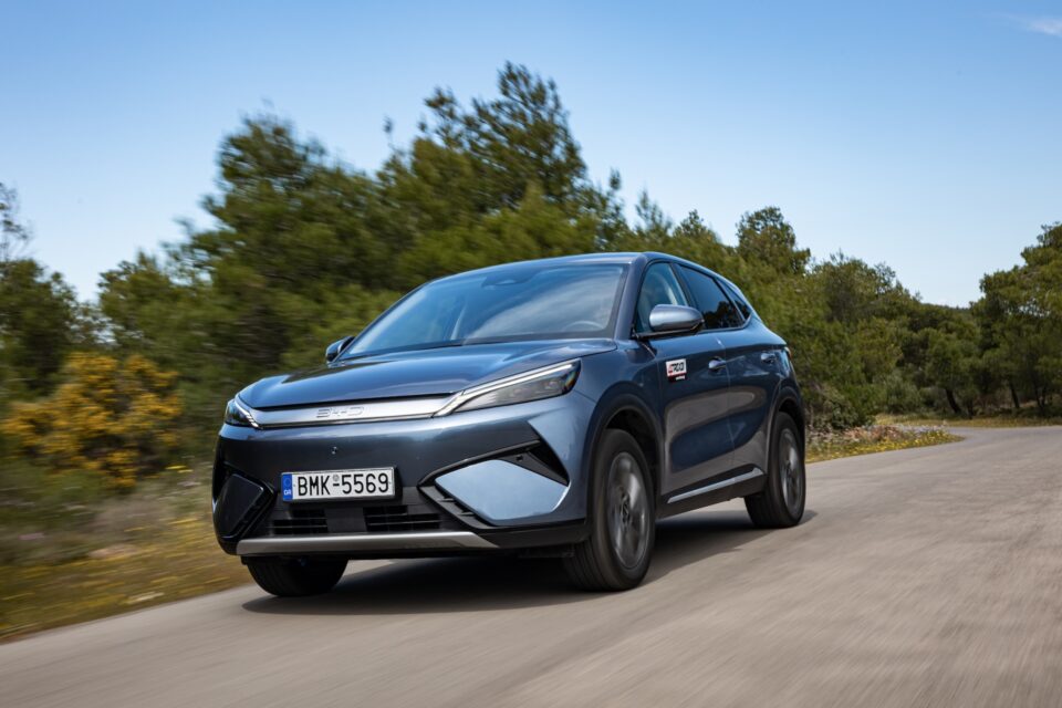 Διαφορετικοί κόσμοι: BYD Atto 3 EVO vs Nissan Qashqai e-Power vs Toyota C-HR PHEV-3
