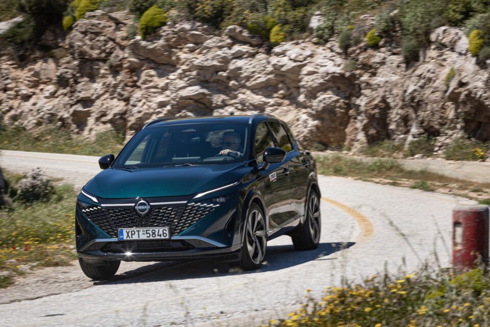 Διαφορετικοί κόσμοι: BYD Atto 3 EVO vs Nissan Qashqai e-Power vs Toyota C-HR PHEV-2