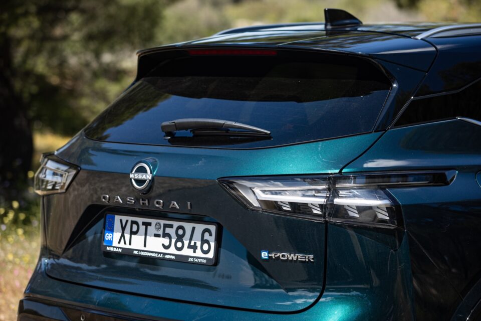 Διαφορετικοί κόσμοι: BYD Atto 3 EVO vs Nissan Qashqai e-Power vs Toyota C-HR PHEV-4