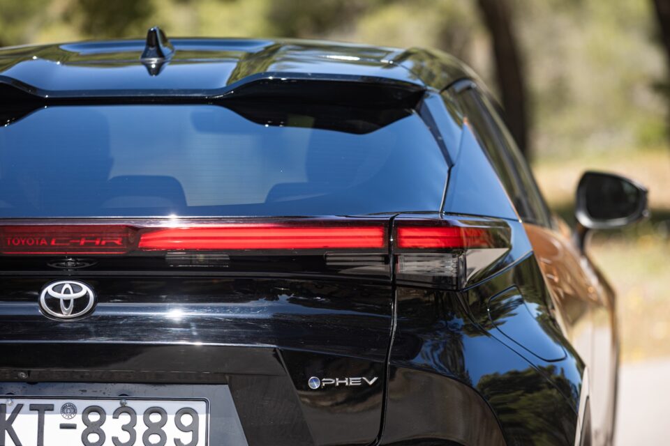 Διαφορετικοί κόσμοι: BYD Atto 3 EVO vs Nissan Qashqai e-Power vs Toyota C-HR PHEV-6