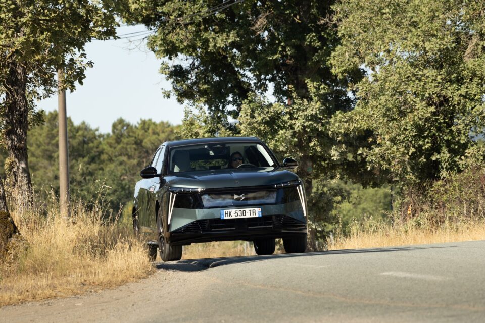 DS N°7: Οδηγούμε το νέο premium SUV της DS-4