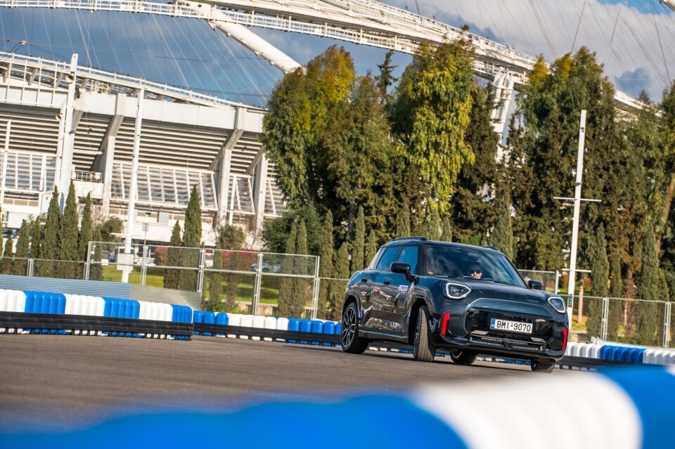 Με MINI JCW Aceman στη νέα πίστα ηλεκτρικών kart της Αθήνας-5
