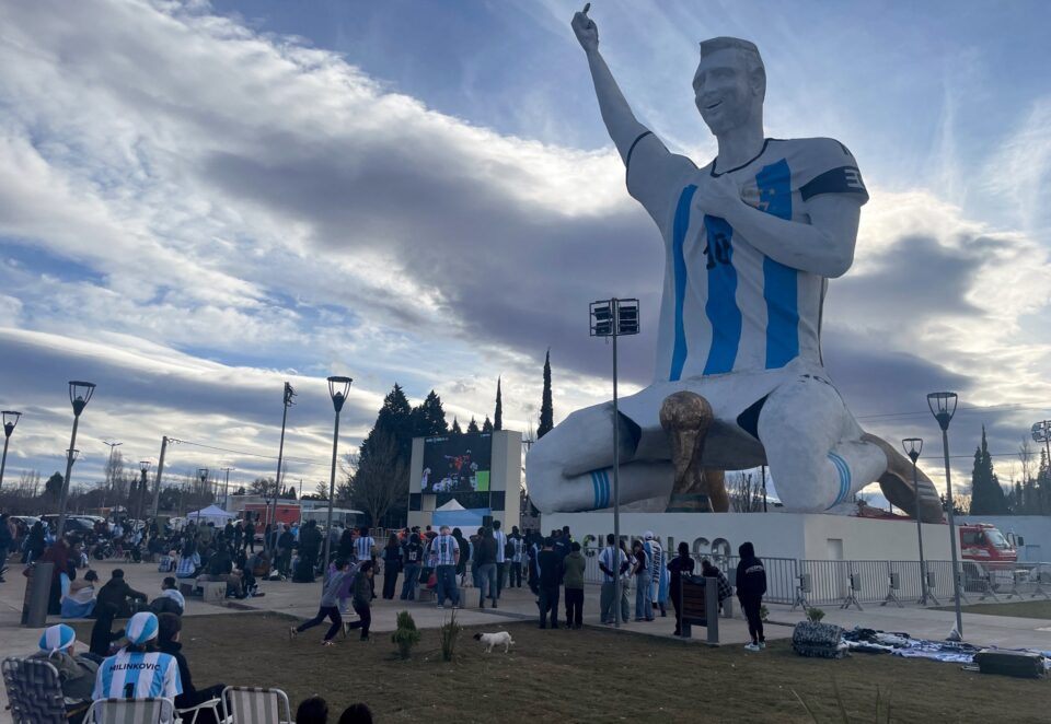 Μουντιάλ 2026: Πανηγύρι και στην Παταγονία, στη σκιά του αγάλματος 26 μέτρων του Μέσι-2