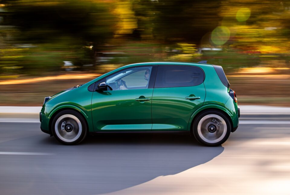 Οδηγούμε στην Ελλάδα το νέο Renault Twingo E-Tech-2