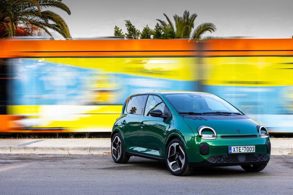 Οδηγούμε στην Ελλάδα το νέο Renault Twingo E-Tech-4