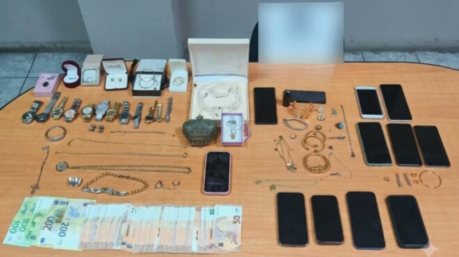 εξαρθρώθηκε-συμμορία-που-ρήμαζε-κοσμ-564326539