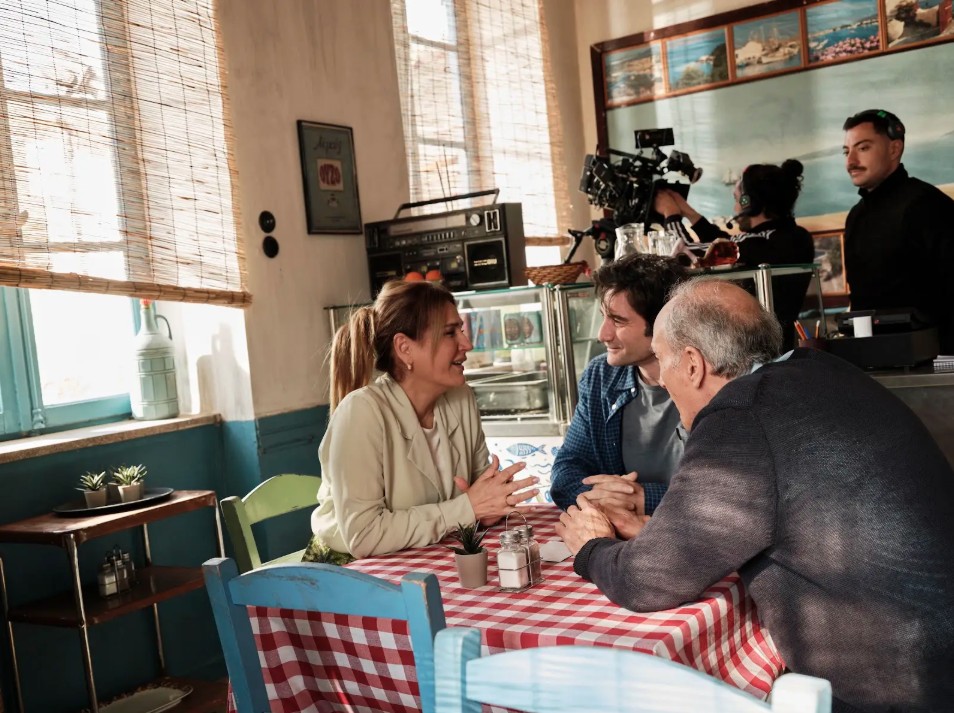 «Κάμπινγκ»: Νέες backstage φωτογραφίες από τα γυρίσματα-3