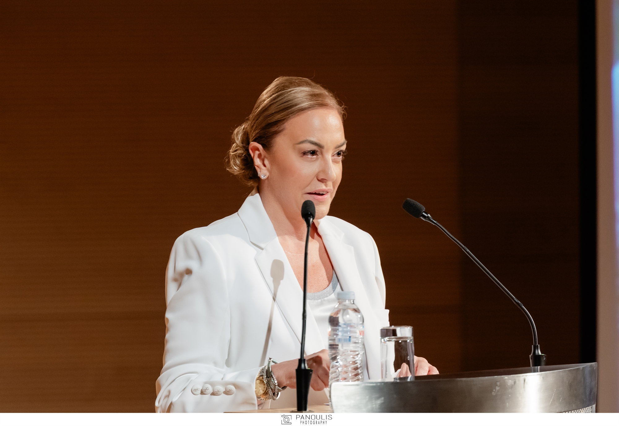 Η οικουμενική κληρονομιά του Γιάννη Ψιλάκη σε ένα φωτογραφικό λεύκωμα-4