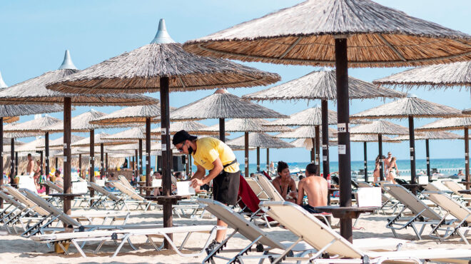 η-γενιά-ζ-γυρίζει-την-πλάτη-στη-σεζόν-564326602