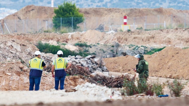 κηροζίνη-και-300-βόμβες-στο-υπέδαφος-του-564368209