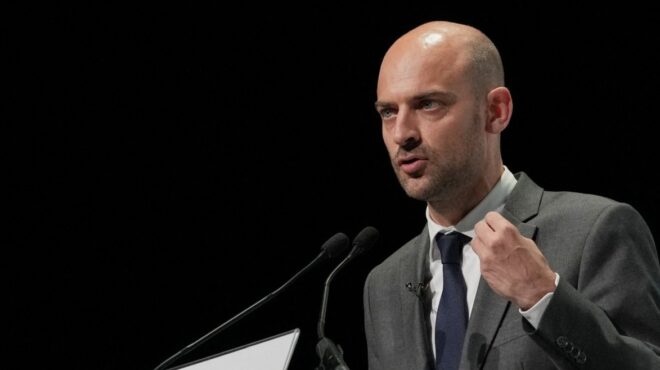 το-παρίσι-καλεί-τον-ρώσο-πρέσβη-για-κατ-564340420