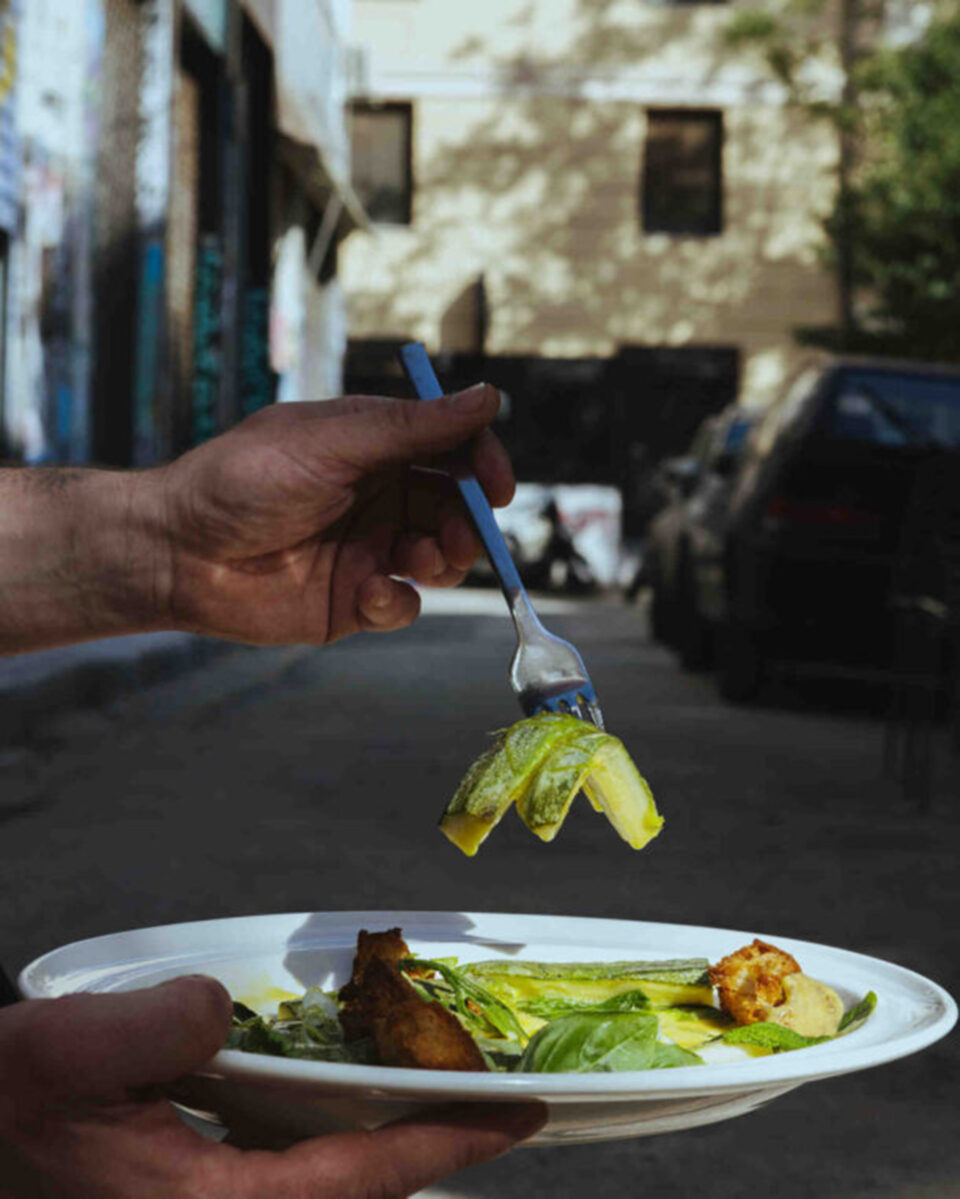 14 εστιατόρια και ταβέρνες της Αθήνας που βάζουν το καλοκαίρι στο πιάτο-10