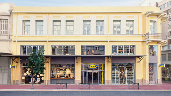 κατεβάζει-ρολά-το-μικρό-ikea-στο-κέντρο-564372049