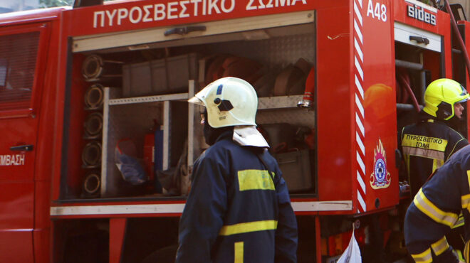 ανω-λιόσια-δύο-ηλικιωμένοι-στο-νοσοκο-564368725