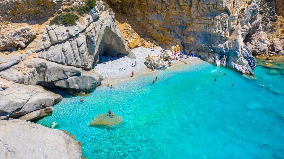 Μικρά μυστικά για 31 νησιά-3