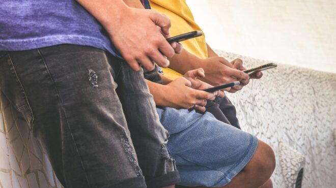 γαλλία-απαγόρευση-των-social-media-για-άτομα-κάτ-564358876