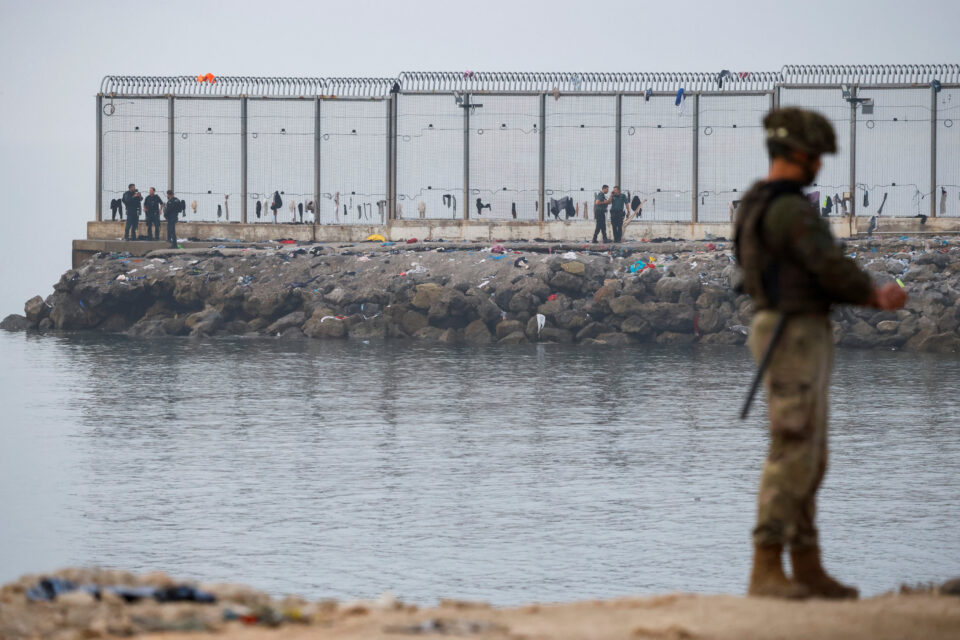 Πώς η Ισπανία αιφνιδιάστηκε από την κρίση στη Θέουτα – «Πέρασαν 50.000 άνθρωποι σε 25 ώρες»-6