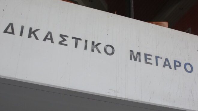 σκοπιά-στην-πρώτη-εστία-564380170